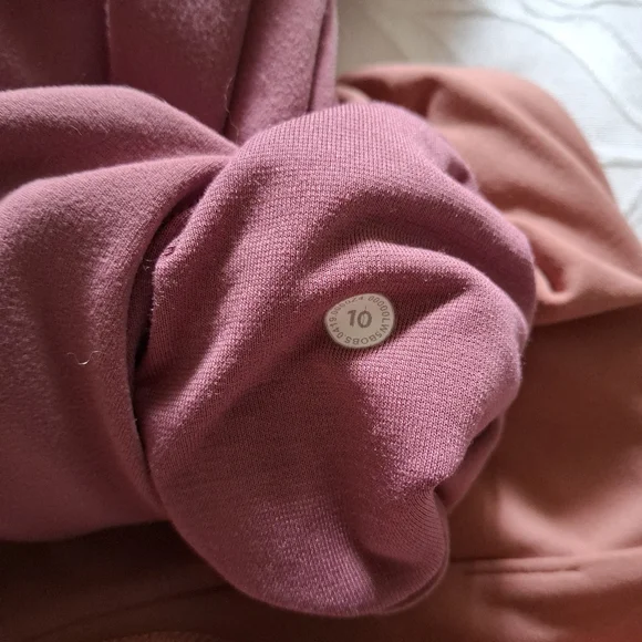 Lululemon SET! - Picture 5 of 5